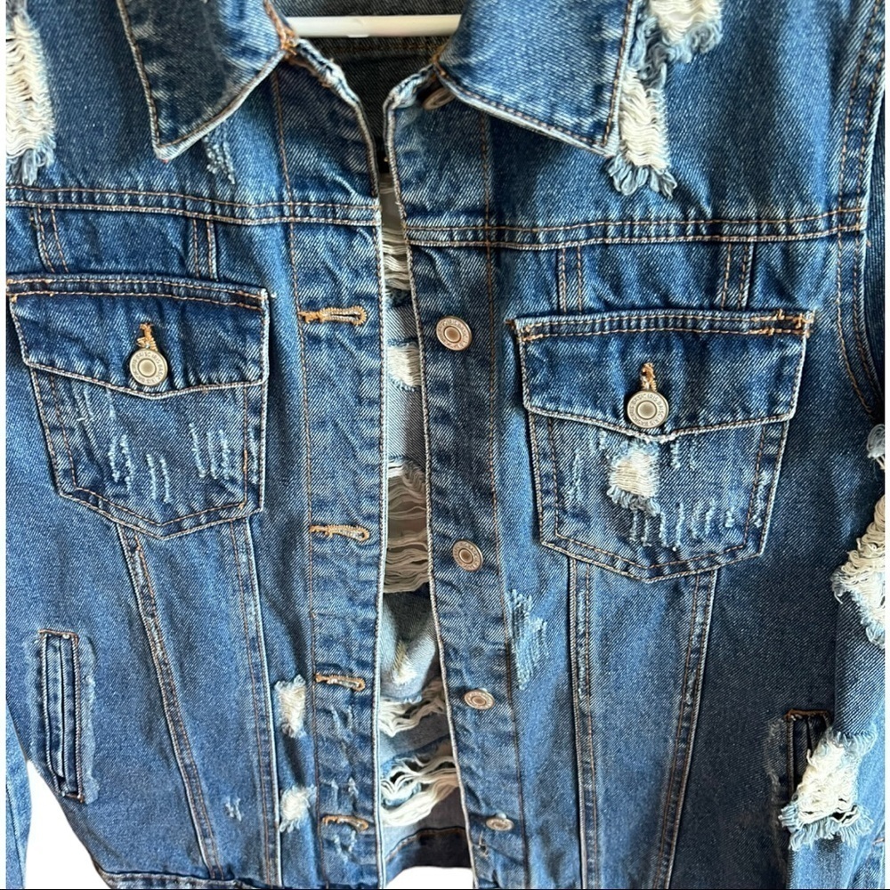 Iris Basic & Contemporary Shredded Deconstructed … - image 3